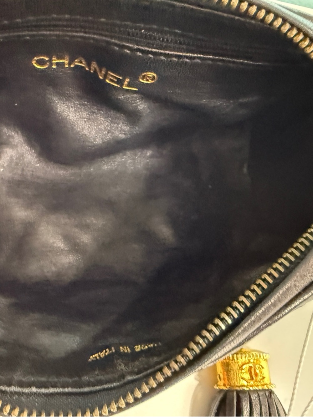 Authentic Vintage Chanel Quilted Black Lambskin Barrel Bag – Tassel & Gold Chain - Picture 9 of 9